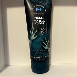 Bath & Body Works Wicked Vanilla Woods Body Cream - Black and Teal